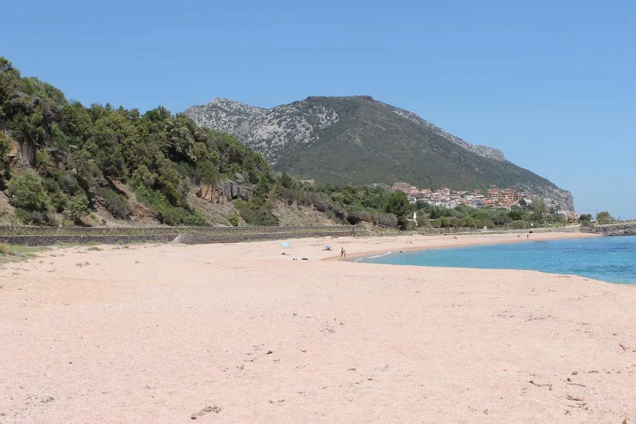 Casa Tramontana Vicinissima Alla Spiaggia Iunq0112 Cala Gonone